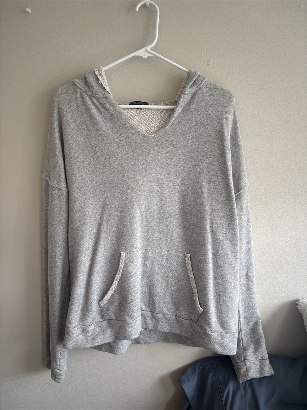 Beyond Yoga Heather Gray Hooded Pullover with Kangaroo Pocket